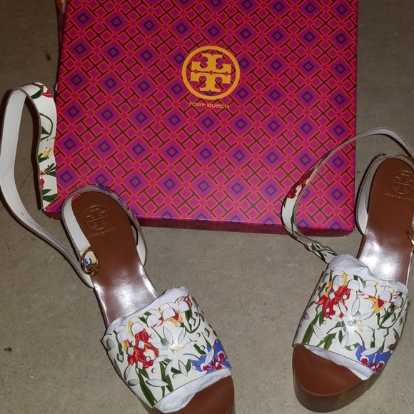 Tory Burch Sandal - Picture 7 of 8